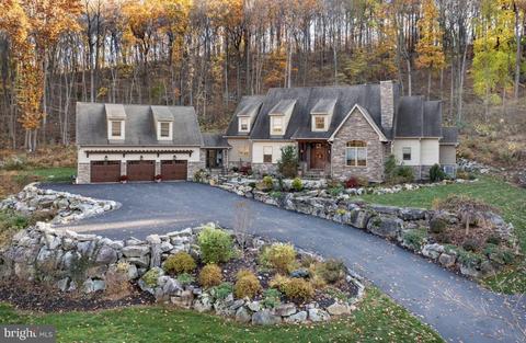 2544 Kings Mill Rd, Hellertown, PA 18055