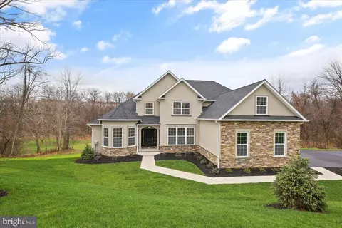 237 Lewis Cir, Easton, PA 18045