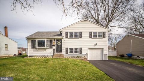 1933 Woodbury Rd, Bethlehem, PA 18017