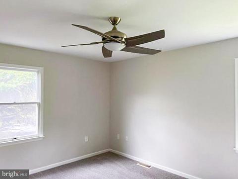 521 Easter Ter, Bath, PA 18014 photo 19