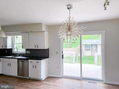 521 Easter Ter, Bath, PA 18014 photo 11