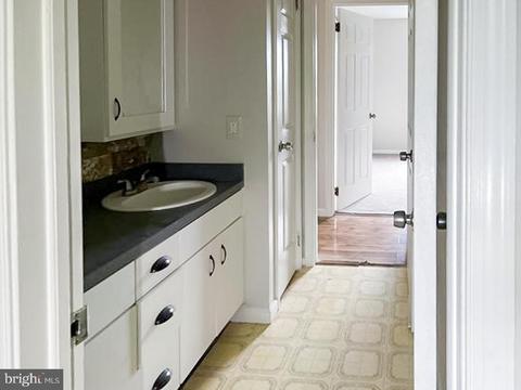 521 Easter Ter, Bath, PA 18014 photo 20