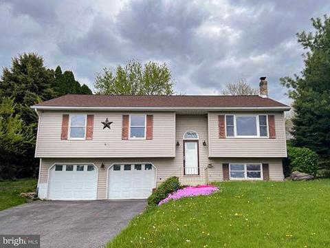 521 Easter Ter, Bath, PA 18014