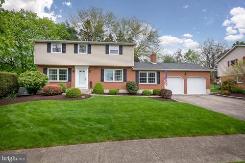 1933 Markham Dr, Bethlehem, PA 18017