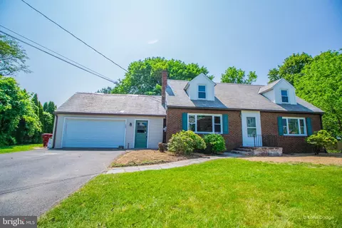 208 W Elizabeth Ave, Easton, PA 18040