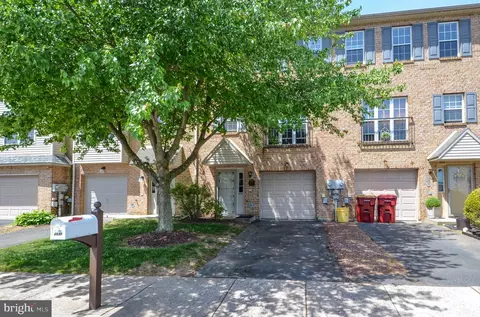 2531 Chestnut Ln, Easton, PA 18040