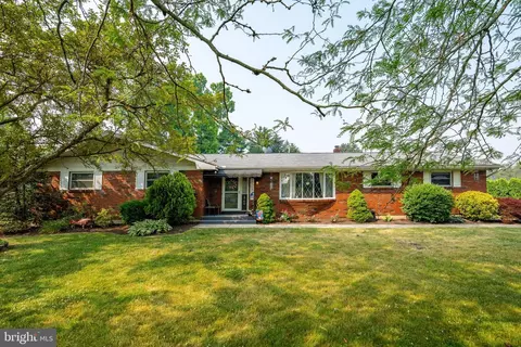 2700 Northview Ave, Easton, PA 18045