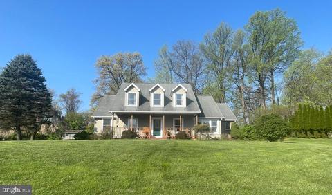 2708 Maple Dr, Hellertown, PA 18055