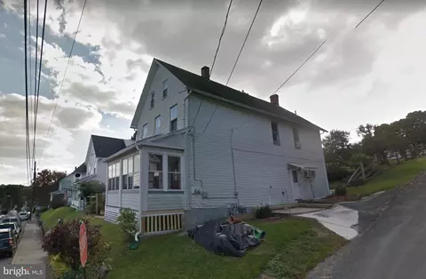 242 N 4th St, Bangor, PA 18013