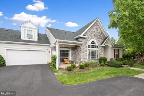 1849 Gregory Pl, Hellertown, PA 18055 photo 2