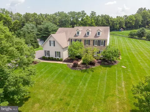 85 Melchor Dr, Easton, PA 18042