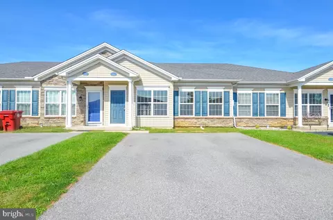 243 Huntington Ln, Easton, PA 18040