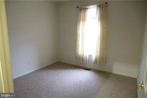 1889 Caryn Dr, Hellertown, PA 18055 photo 9