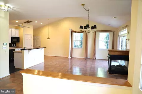 1889 Caryn Dr, Hellertown, PA 18055 photo 6