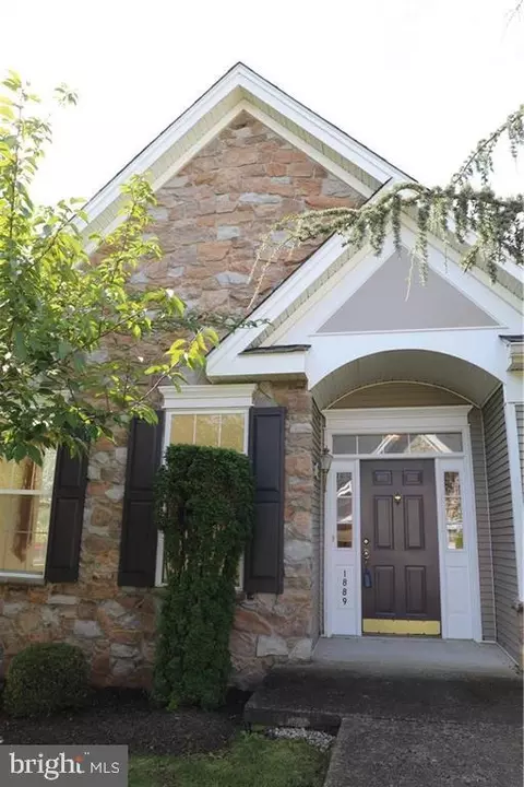 1889 Caryn Dr, Hellertown, PA 18055