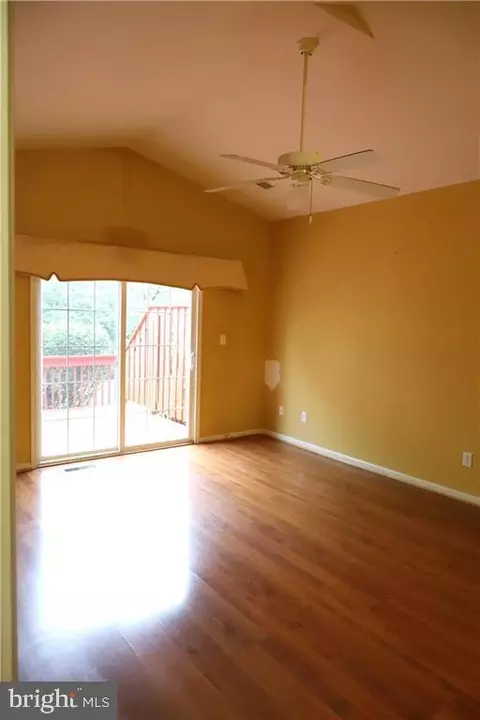 1889 Caryn Dr, Hellertown, PA 18055 photo 12