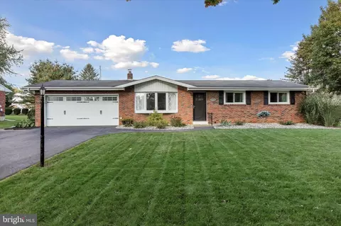 3520 Lord Byron Dr, Bethlehem, PA 18017