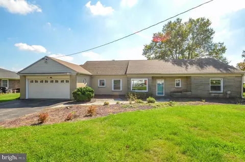 306 Clearview Ave, Nazareth, PA 18064