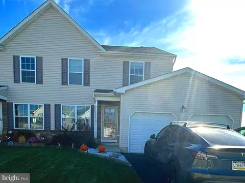 978 Graystone Cir, Northampton, PA 18067