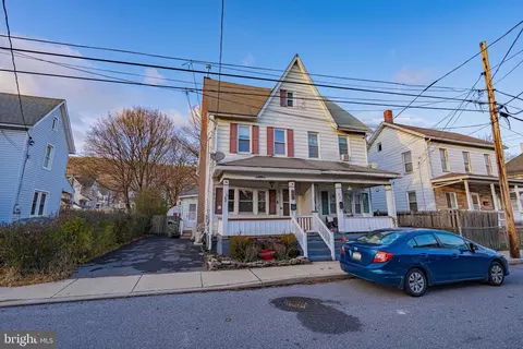 609 Pen Argyl St, Pen Argyl, PA 18072