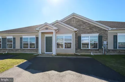 242 Huntington Ln, Easton, PA 18040
