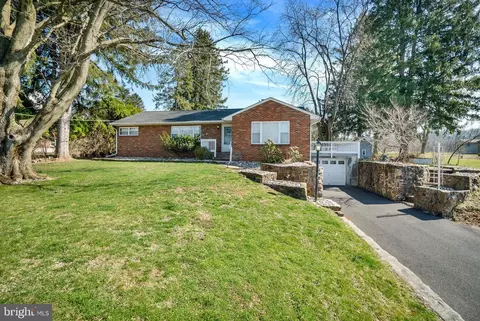 3591 Reservoir Rd, Hellertown, PA 18055