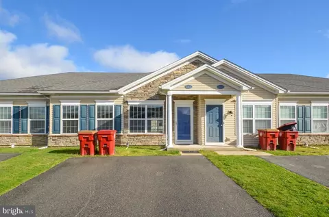 247 Huntington Ln, Easton, PA 18040