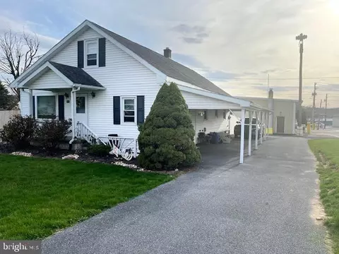 210 Williams Ave, Walnutport, PA 18088