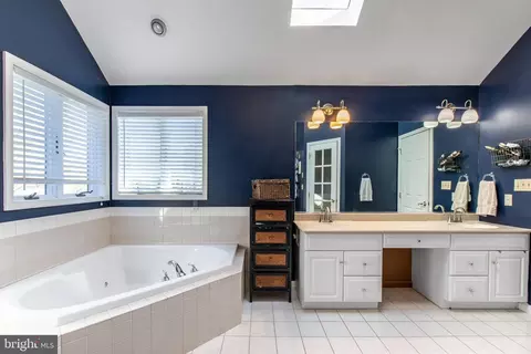 Bath - 1843 Meadows, Hellertown, PA 18055 photo 4 of 5