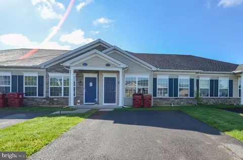 214 Huntington Ln, Easton, PA 18040