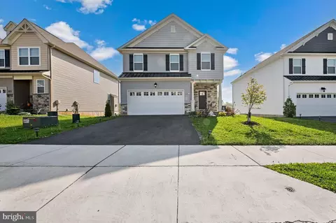 313 Kingsbarns Ln, Northampton, PA 18067