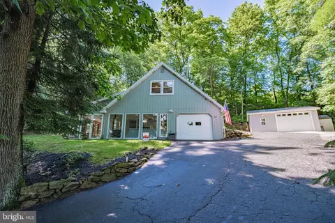 2187 Skyline Dr, Bethlehem, PA 18015