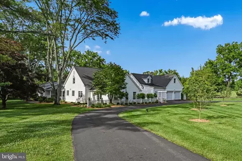 1667 Jean Ln, Bethlehem, PA 18015