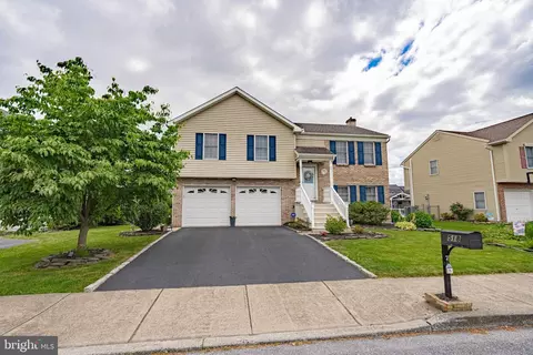 518 Greenview Dr, Northampton, PA 18067