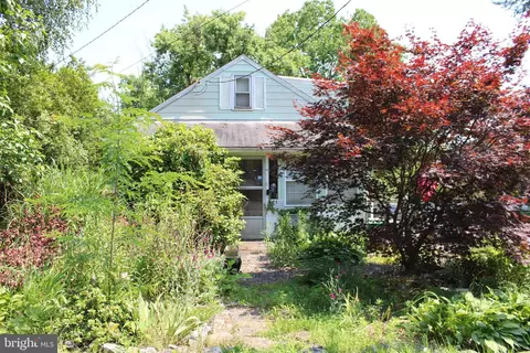 525 Royal Manor Rd, Easton, PA 18042