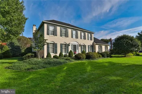 5580 N Halbea St, Bethlehem, PA 18017