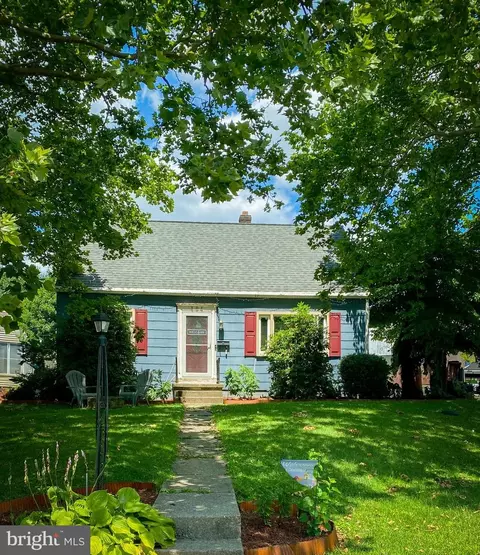194 N Liberty St, Nazareth, PA 18064