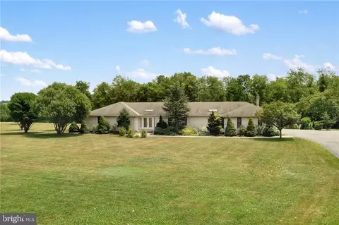 2535 Beacon Rd, Bath, PA 18014
