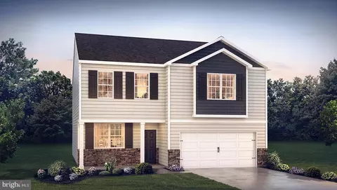 334 Knollwood Dr, Forks Township, PA 18040