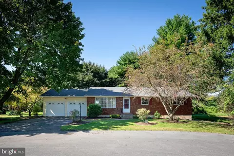 753 James Dr, Nazareth, PA 18064