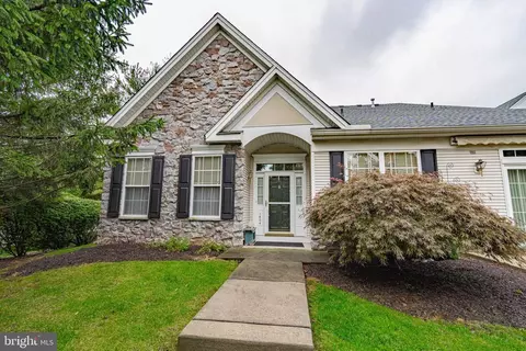 1804 Felicity Ln, Hellertown, PA 18055