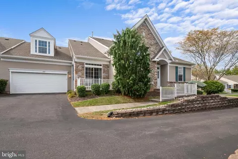 1880 Gregory Pl, Hellertown, PA 18055 photo 2