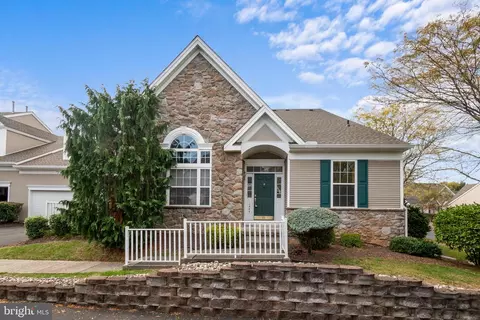 1880 Gregory Pl, Hellertown, PA 18055