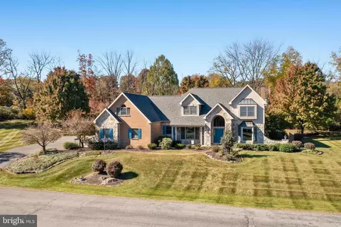 1924 Peach Tree Ln, Bethlehem, PA 18015