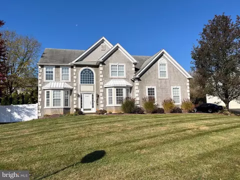 2302 Katie Ct, Easton, PA 18040