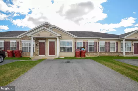 230 Huntington Ln, Easton, PA 18040