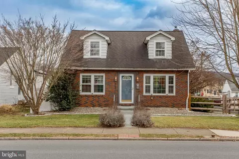 1055 Easton Rd, Hellertown, PA 18055