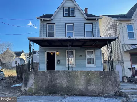 1210 Railroad St, Bethlehem, PA 18015