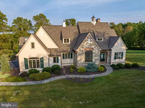 2050 Charles Dr, Hellertown, PA 18055