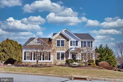 345 Ramblewood Dr, Easton, PA 18040